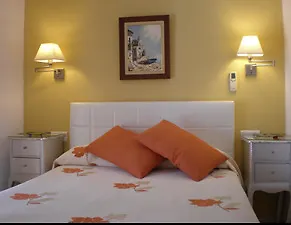 Abril Hotel Nerja